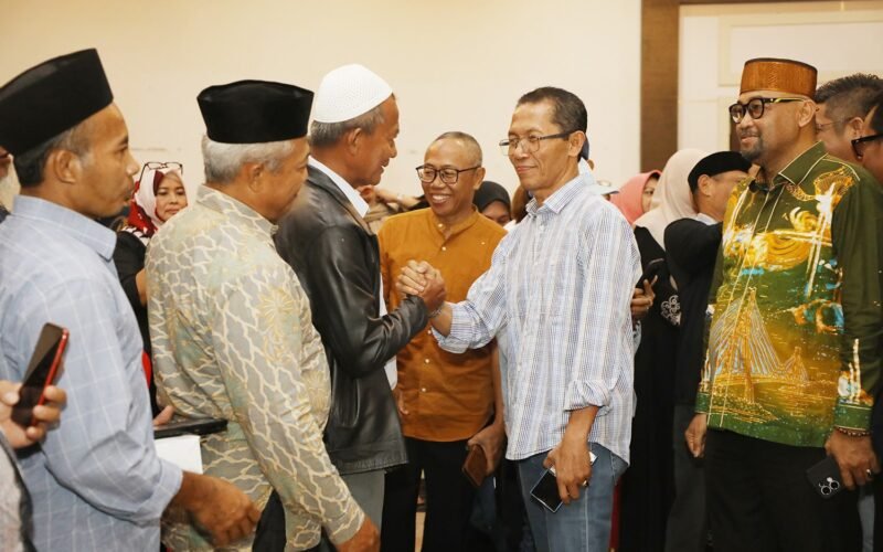 Wali Kota Batam Amsakar Achmad saat silaturahmi bersama warga Kecamatan Bengkong.