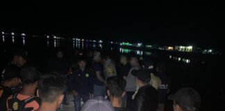 Geger Penemuan Potongan Tubuh di Perairan Genting Pulur, TNI-Polri Sisir Lokasi Tim gabungan TNI-Polri dan Basarnas melakukan penyisiran pencarian di perairan Genting Pulur, Jemaja Timur.