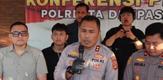 Cekcok Putus Cinta Berujung Maut, WN Singapura Bunuh Kekasihnya di Denpasar Tersangka MZ, WNA Singapura, saat dihadirkan dalam konferensi pers di Polresta Denpasar terkait kasus pembunuhan kekasihnya.