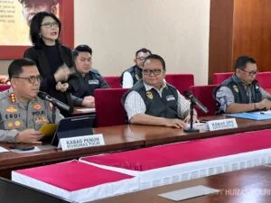 Konferensi pers penetapan tersangka kasus korupsi proyek pabrik gula oleh Polri.