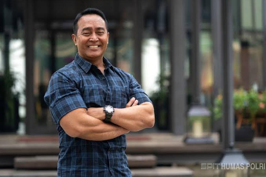Jenderal TNI (Purn.) Andika Perkasa memberikan keterangan pers mengenai peningkatan kepuasan masyarakat terhadap institusi Polri berdasarkan survei Litbang Kompas.