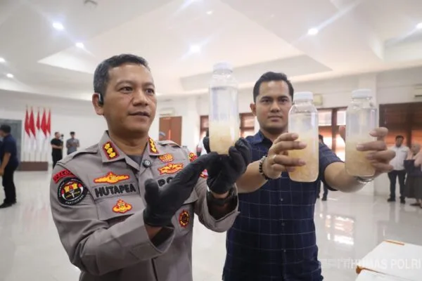 Gagalkan Penyelundupan BBL Senilai Rp7,5 Miliar, Aparat Tangkap Dua Tersangka di Merak
