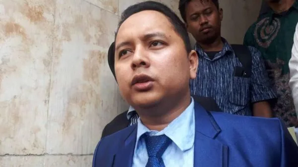 Presiden PETISI AHLI Pitra Romadoni Nasution memberikan keterangan pers terkait dukungan penegakan hukum.