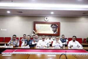 Kabareskrim Polri Komjen Pol Syahardiantono bersama jajaran Kortastipidkor saat menggelar konferensi pers pengumuman penyidikan korupsi batu bara PLTU di Gedung Awaloedin Djamin.