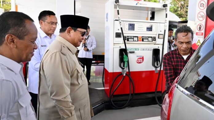 presiden Presiden Prabowo Subianto saat melakukan peluncuran resmi Biodiesel B50 di Karawang.