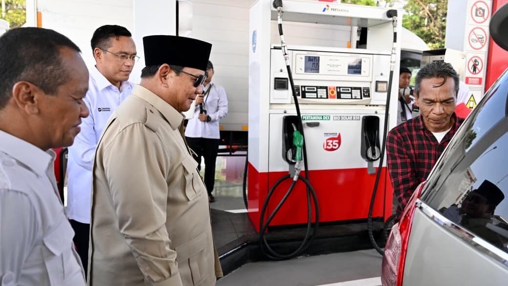 Presiden Prabowo Subianto saat melakukan peluncuran resmi Biodiesel B50 di Karawang.