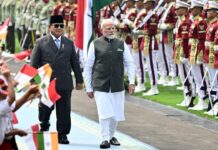 Bertemu di Jakarta, Indonesia-India Komitmen Jaga Perdamaian Dunia Presiden Prabowo Subianto dan PM India Narendra Modi dalam upacara penyambutan kenegaraan di Istana Merdeka.