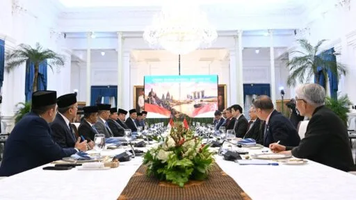 Presiden Prabowo dan PM Lawrence Wong Gelar ‘Leaders’ Retreat’, Sepakati Ekspor Listrik Lintas Batas via BPI Danantara