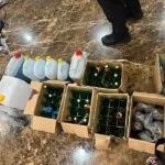 Barang bukti senjata tajam dan botol molotov yang disita Polda Metro Jaya jelang aksi di Gedung DPR RI