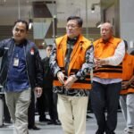 Gedung Merah Putih KPK Jakarta terkait penahanan empat tersangka kasus korupsi komisi asuransi perkapalan BUMN