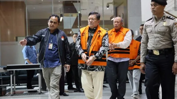Gedung Merah Putih KPK Jakarta terkait penahanan empat tersangka kasus korupsi komisi asuransi perkapalan BUMN