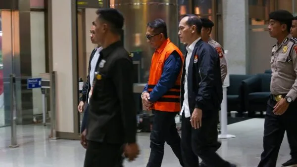 Tersangka kasus korupsi kepabeanan Ditjen Bea dan Cukai ditahan KPK di Rutan Gedung Merah Putih.