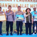 Kapolri Jenderal Polisi Listyo Sigit Prabowo memimpin penanaman bawang putih serentak di Sembalun Lombok Timur