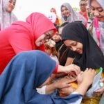 Ketua TP-PKK Batam Erlita Amsakar memimpin Pencanangan Intervensi Serentak Pencegahan Stunting di Posyandu Mawar 46 Bengkong Sadai