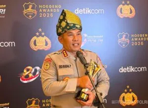 Dirbinmas Polda Riau Kombes Eko Budhi Raih Hoegeng Awards 2026