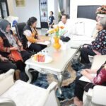 Penempelan stiker Sensus Ekonomi 2026 sebagai tanda partisipasi dalam SE2026 di Batam.