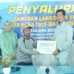 Pemdes Tanjung Berlian Barat Serahkan BLT DD ke 10 KPM