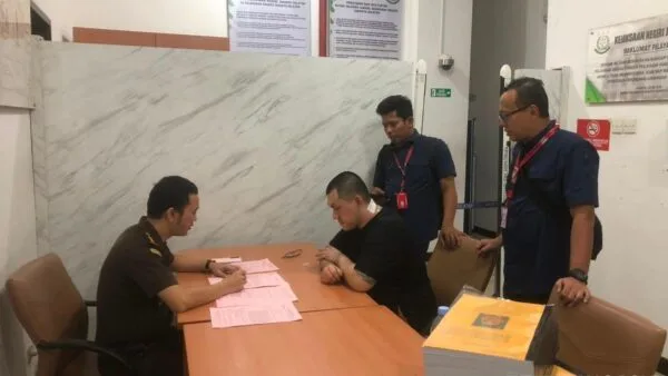 Penyidik Bareskrim Polri melimpahkan tersangka bandar narkoba Andre Fernando alias The Doctor ke Kejaksaan Negeri Jakarta Selatan