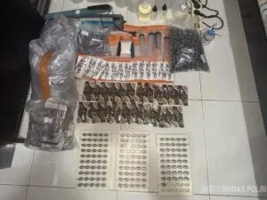 Diiming-imingi Upah Puluhan Juta, Tiga Peracik Vape Etomidate di Kos-kosan Diciduk Bareskrim Polri