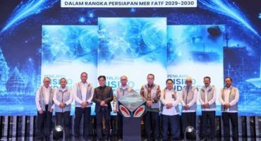 Pimpinan KPK PPATK dan Kemenko Kumham Imipas saat peluncuran Penilaian Risiko Nasional TPPU 2026 di Jakarta