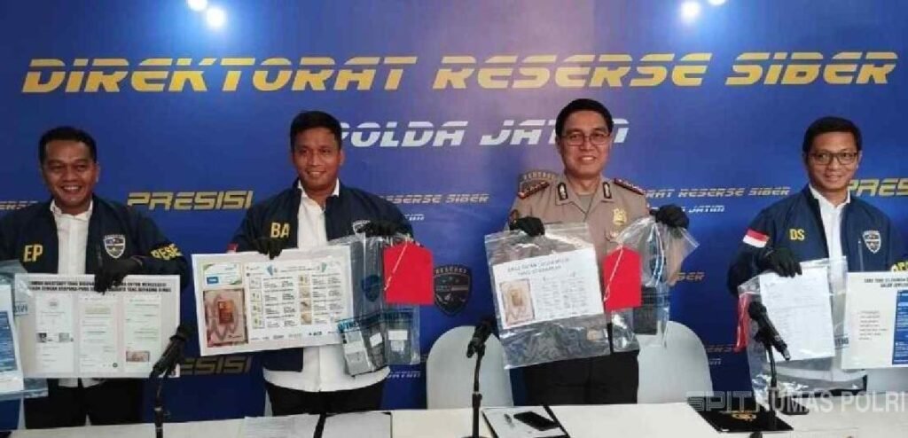 Bermodus WhatsApp Anak, Penipuan Emas Murah Rp3,7 Miliar Diungkap Polda Jatim