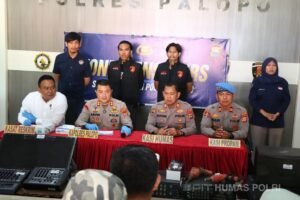 Polres Palopo menggelar konferensi pers penangkapan tersangka pencurian spesialis masjid di Palopo dan Luwu.