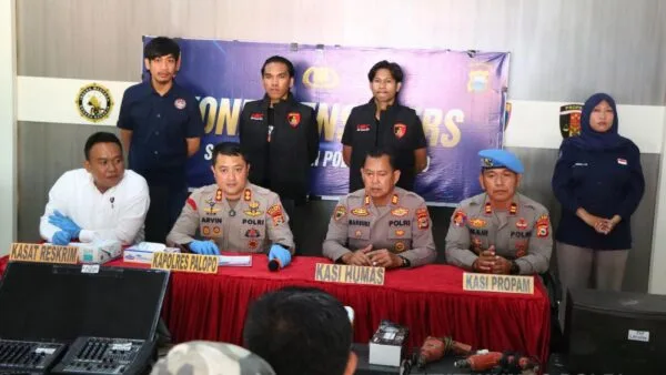 Polres Palopo menggelar konferensi pers penangkapan tersangka pencurian spesialis masjid di Palopo dan Luwu.
