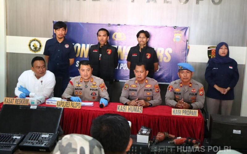 Polres Palopo menggelar konferensi pers penangkapan tersangka pencurian spesialis masjid di Palopo dan Luwu.