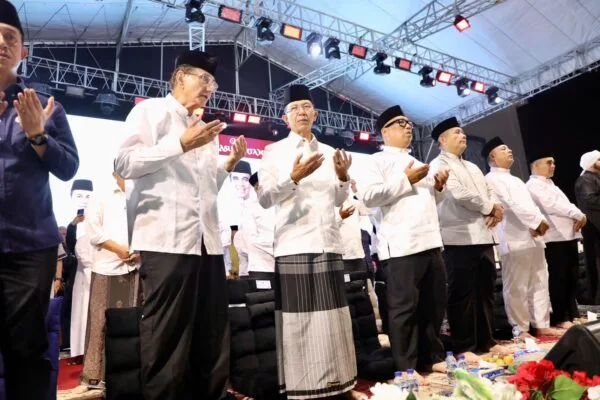 Ribuan jemaah menghadiri Kepri Bersalawat 3 di Masjid Agung Raja Hamidah Batam Centre