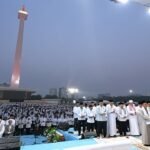 Ribuan jemaah menghadiri Zikir dan Doa Kebangsaan pembuka HUT Ke-81 RI di Monas Jakarta