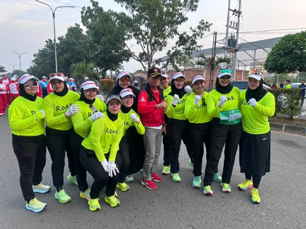 Meriahkan Kemerdekaan, Komunitas Lari ROAR Taklukkan Rute 8 Km dalam 1,5 Jam