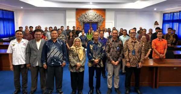 Wakil Pimpinan KPK Ibnu Basuki Widodo meninjau implementasi Pendidikan Antikorupsi di SMAN 1 Kuta Selatan Bali