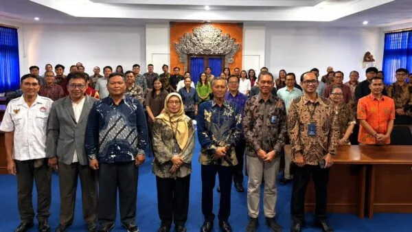 Wakil Pimpinan KPK Ibnu Basuki Widodo meninjau implementasi Pendidikan Antikorupsi di SMAN 1 Kuta Selatan Bali