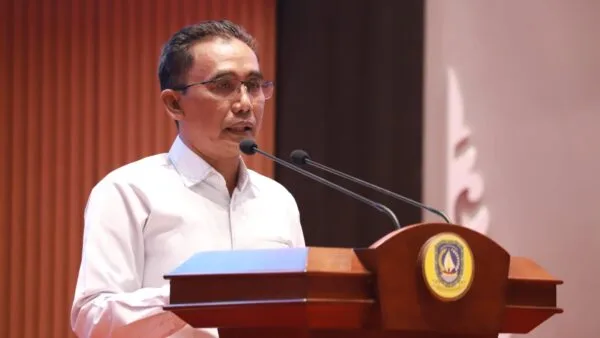 Juru bicara fraksi DPRD Kepri menyampaikan Pandangan Umum terkait Ranperda Penyelenggaraan Peternakan dan Kesehatan Hewan