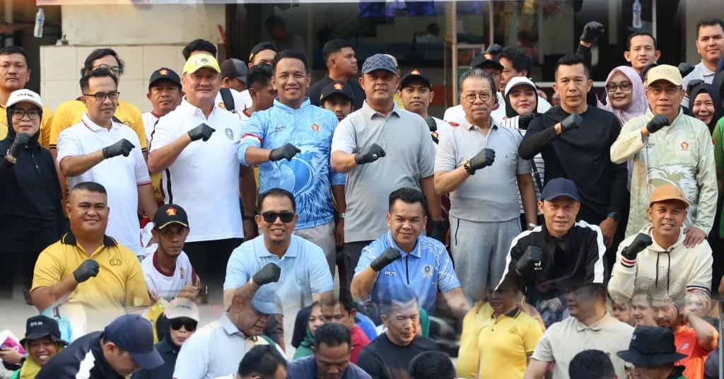 Sempena Hari Jadi ke-24 Kepri, DPRD Kepri Gelar Jalan Santai dan Aksi Bersih Lingkungan di Batam Center