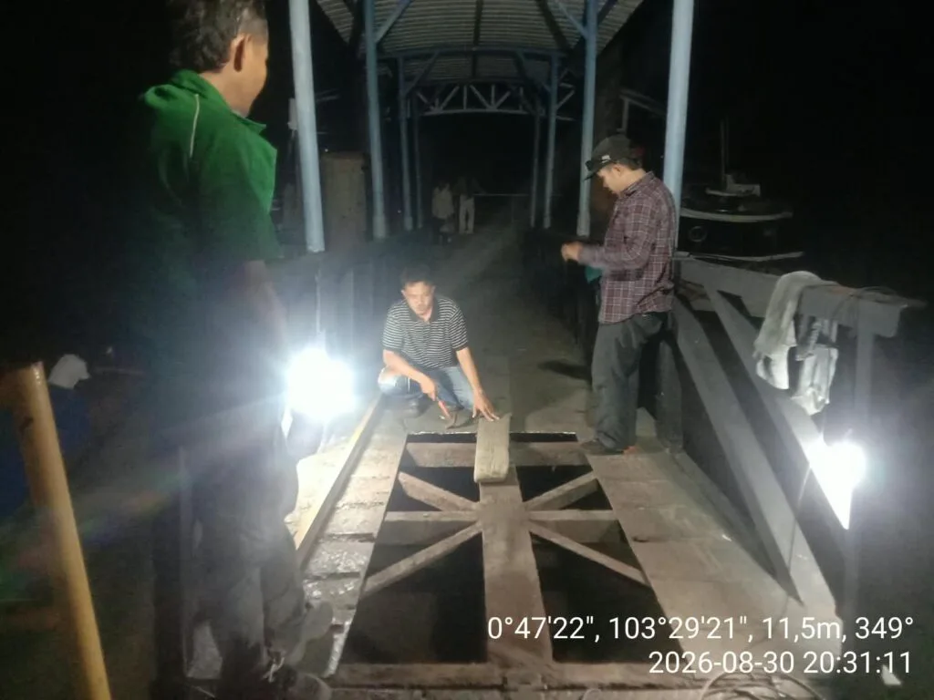 Tingkatkan Pelayanan Publik, BUP Karimun Perbarui Lantai Ponton Pelabuhan Kundur Utara