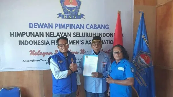 Penyerahan SK PLT Pimpinan Ranting HNSI Siantan Tengah oleh perwakilan DPC HNSI Kepulauan Anambas