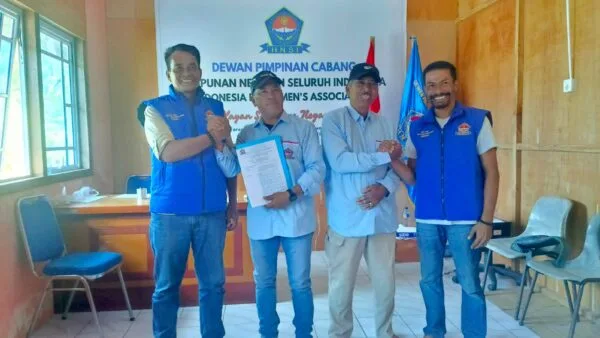 Penyerahan Surat Keputusan (SK) PLT Pimpinan Ranting HNSI Kecamatan Siantan oleh jajaran DPC HNSI Kabupaten Kepulauan Anambas