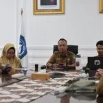Sekda Kepri Misni memberikan arahan saat pembukaan Bimtek SP4N LAPOR! Provinsi Kepri 2026