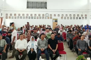 Silaturahmi HMR Randi Zulmariadi dan Hj Rahma bersama pengurus RT RW di Gedung Veteran Tanjungpinang e1789275601348