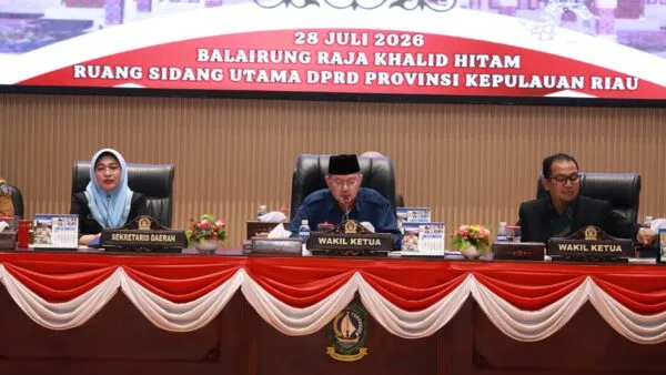 Suasana Rapat Paripurna DPRD Provinsi Kepulauan Riau di Balairung Raja Khalid Hitam Dompak