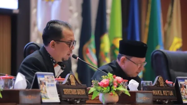 Suasana Rapat Paripurna DPRD Provinsi Kepulauan Riau di Balairung Raja Khalid Hitam Dompak