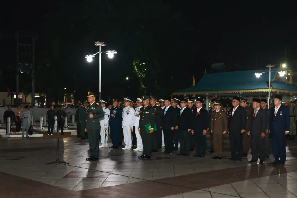 Dini Hari Khidmat di TMP Pusara Bakti, WK III DPRD Kepri Bahktiar Ikuti Apel Kehormatan dan Renungan Suci