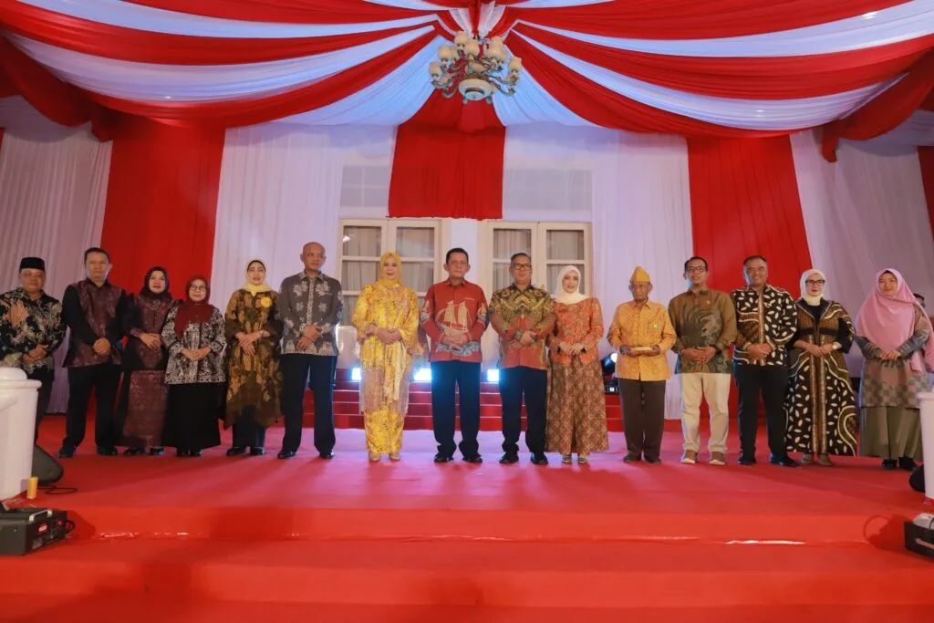 Semarak Puncak HUT ke-81 RI di Gedung Daerah, Wakil Ketua III DPRD Kepri Tekankan Modal Sosial Bangun Daerah