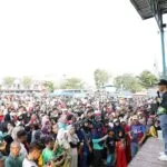 Wali Kota Batam Amsakar Achmad memberikan sambutan pada kegiatan KAHMI Forever Jalan Sehat di SP Plaza