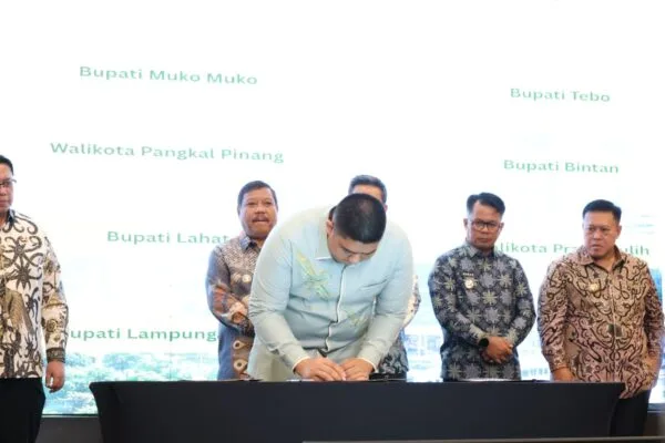 Bupati Bintan Roby Kurniawan menandatangani kesepakatan bersama percepatan penyusunan RDTR Regional 1 di Jakarta