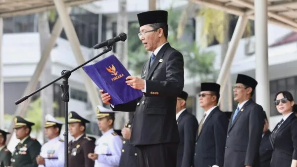 Sejumlah pegawai dan pejabat Pemko Batam mengikuti upacara Peringatan Hari Kesaktian Pancasila Tahun 2026 di Dataran Engku Putri e1790915514614