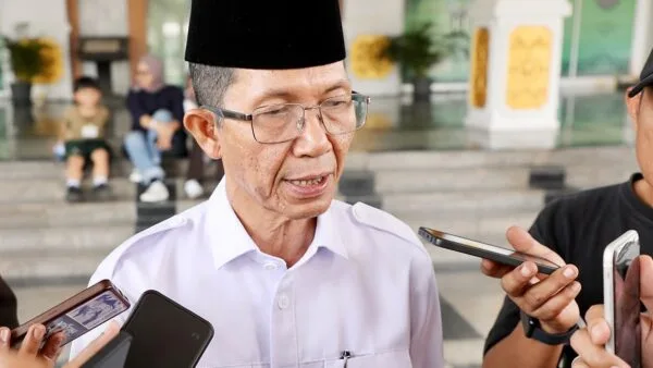Wali Kota Batam Amsakar Achmad memberikan keterangan terkait pemulihan pasokan listrik PLN Batam pascagangguan